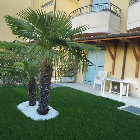 Residence Elisa Piano Terra Con Giardino E Posto Spiaggia Incluso Caorle Pokoj fotografie