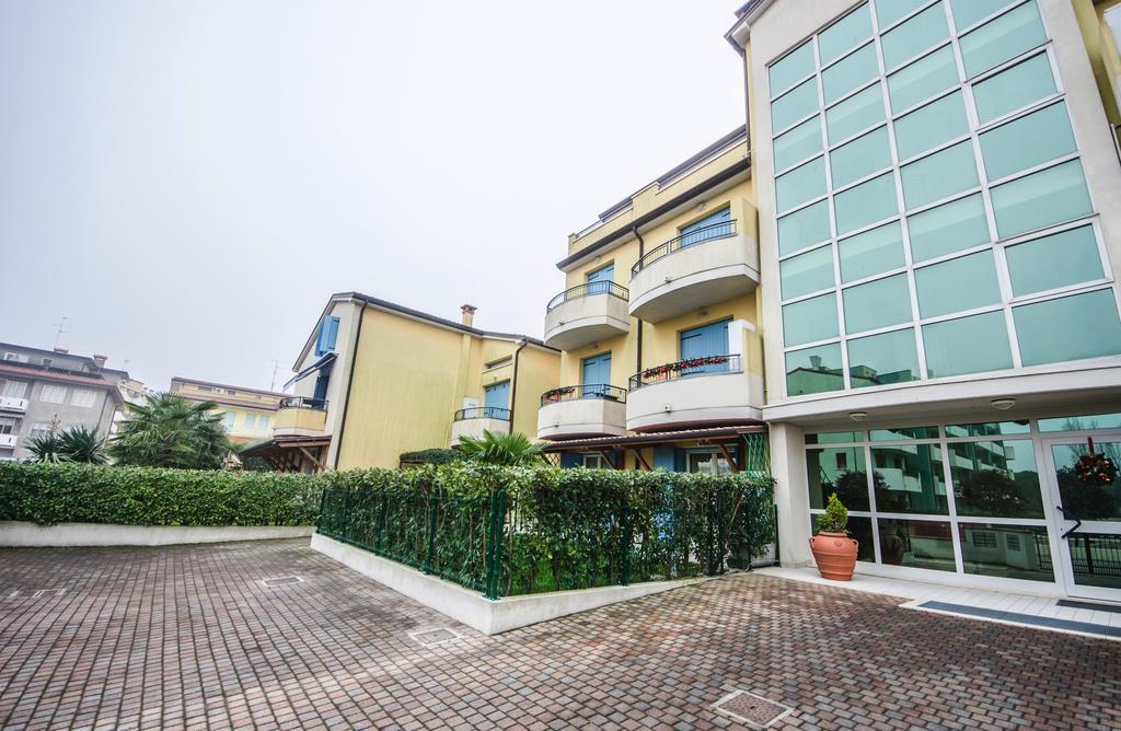 Residence Elisa Piano Terra Con Giardino E Posto Spiaggia Incluso Caorle Exteriér fotografie
